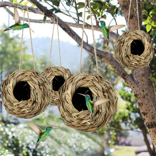 Hummingbird House with Natural Reed Grass for Outdoor Use - Secure Hanging Nest for Gardens and Balconies